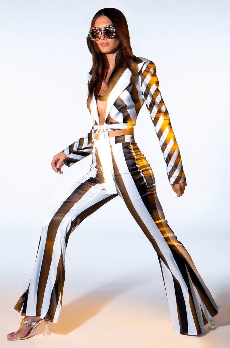 HEIDI OPEN BACK STRIPE BLAZER