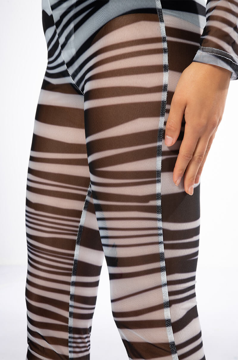 SET YOU STRAIGHT MESH LEGGING