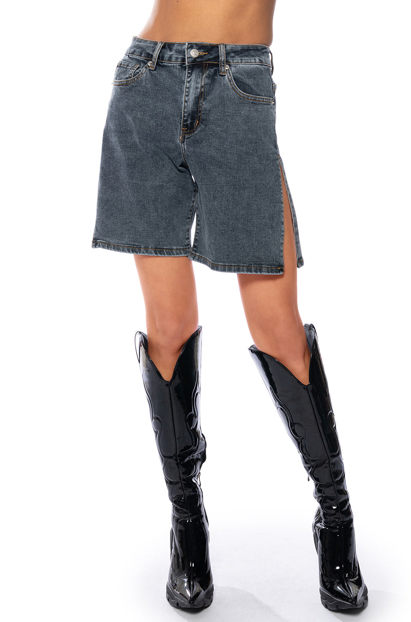 SHADED BERMUDA DENIM SHORT