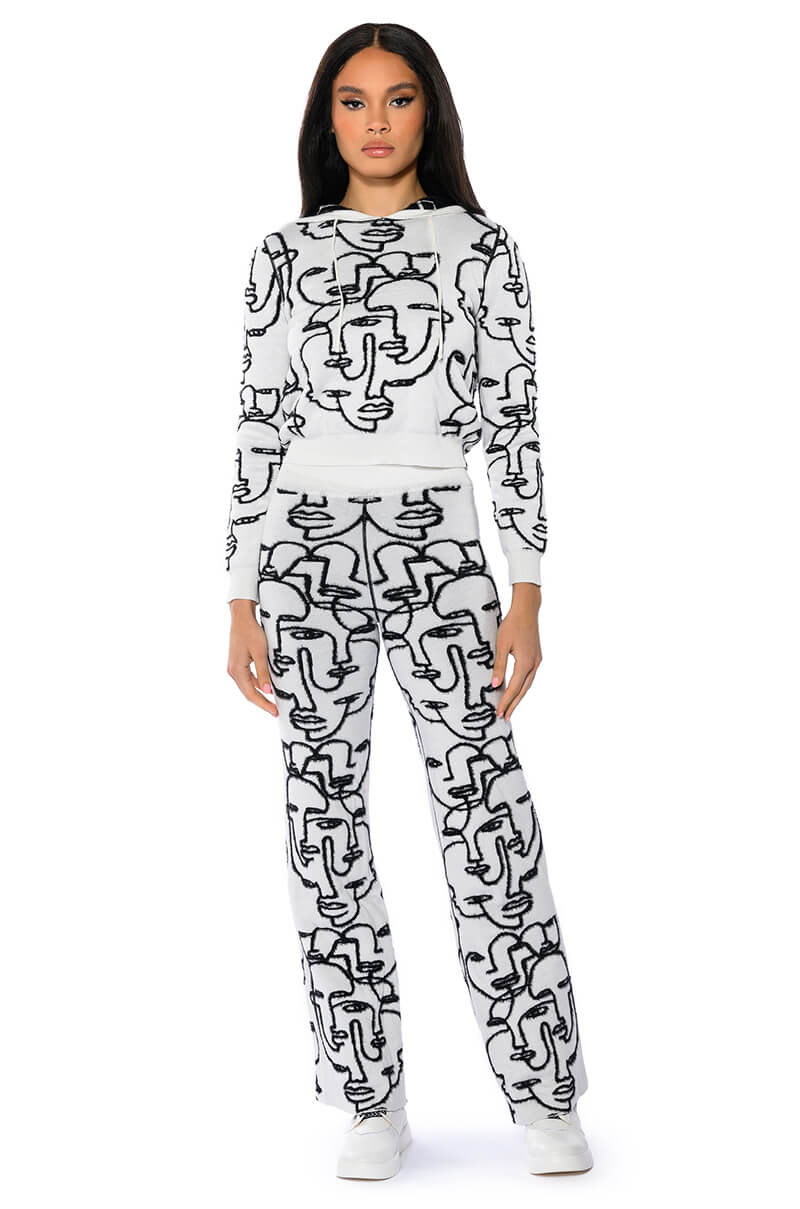 SHE'S GIVING ART LONG SLEEVE HOODED SWEATER