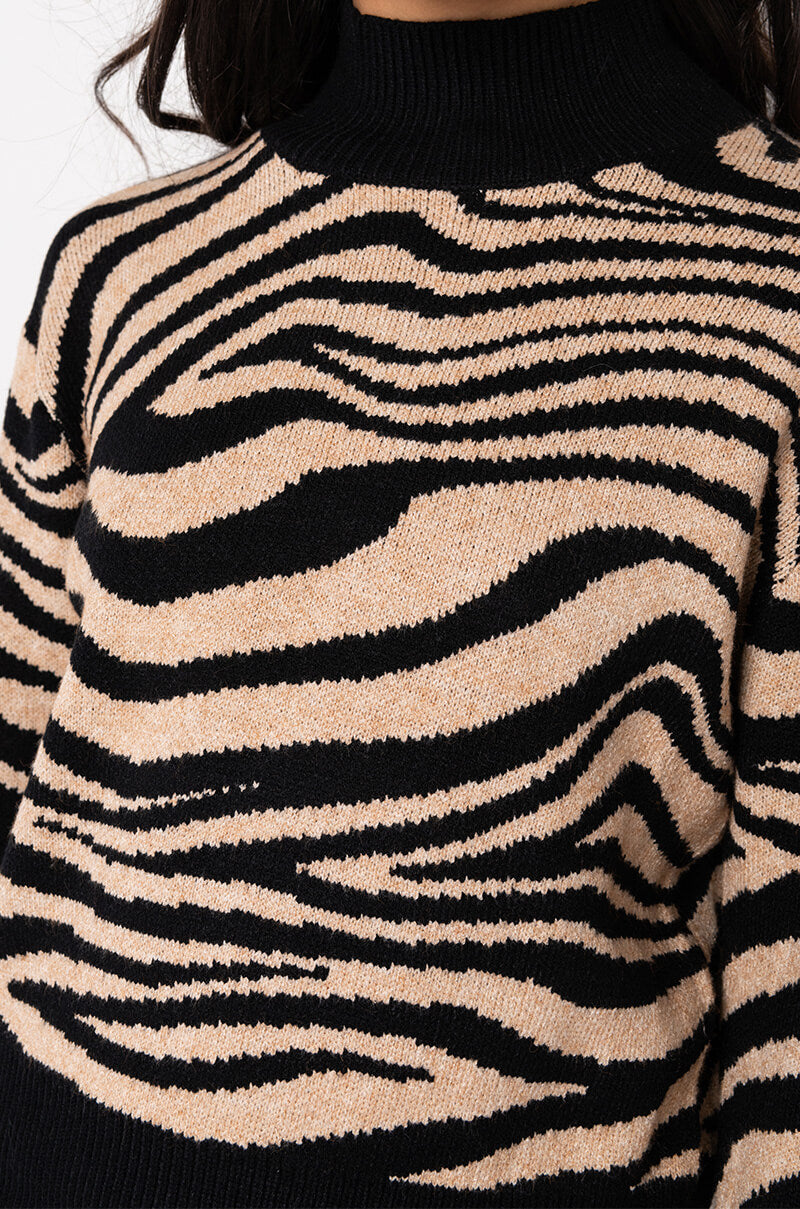 SHH  LONG SLEEVE LIGHT KNIT SWEATER