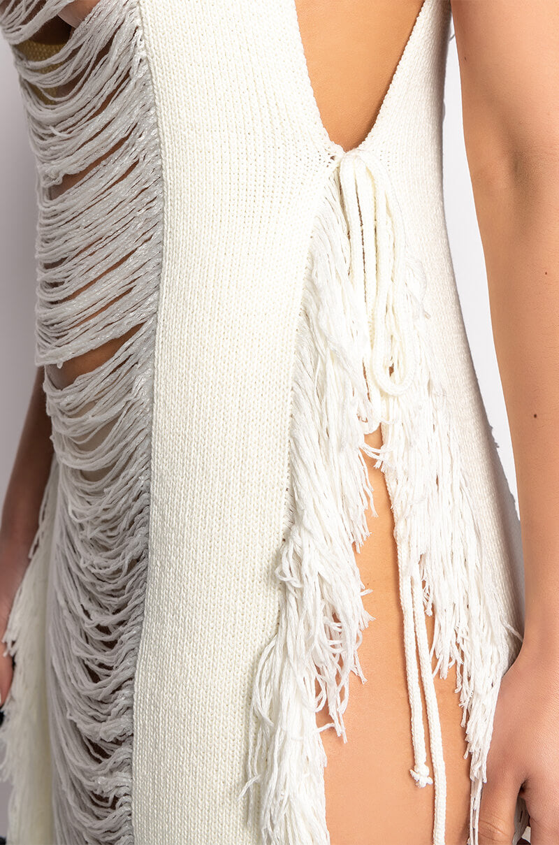 SHREDDED SLEEVELESS LONG KNIT SWEATER