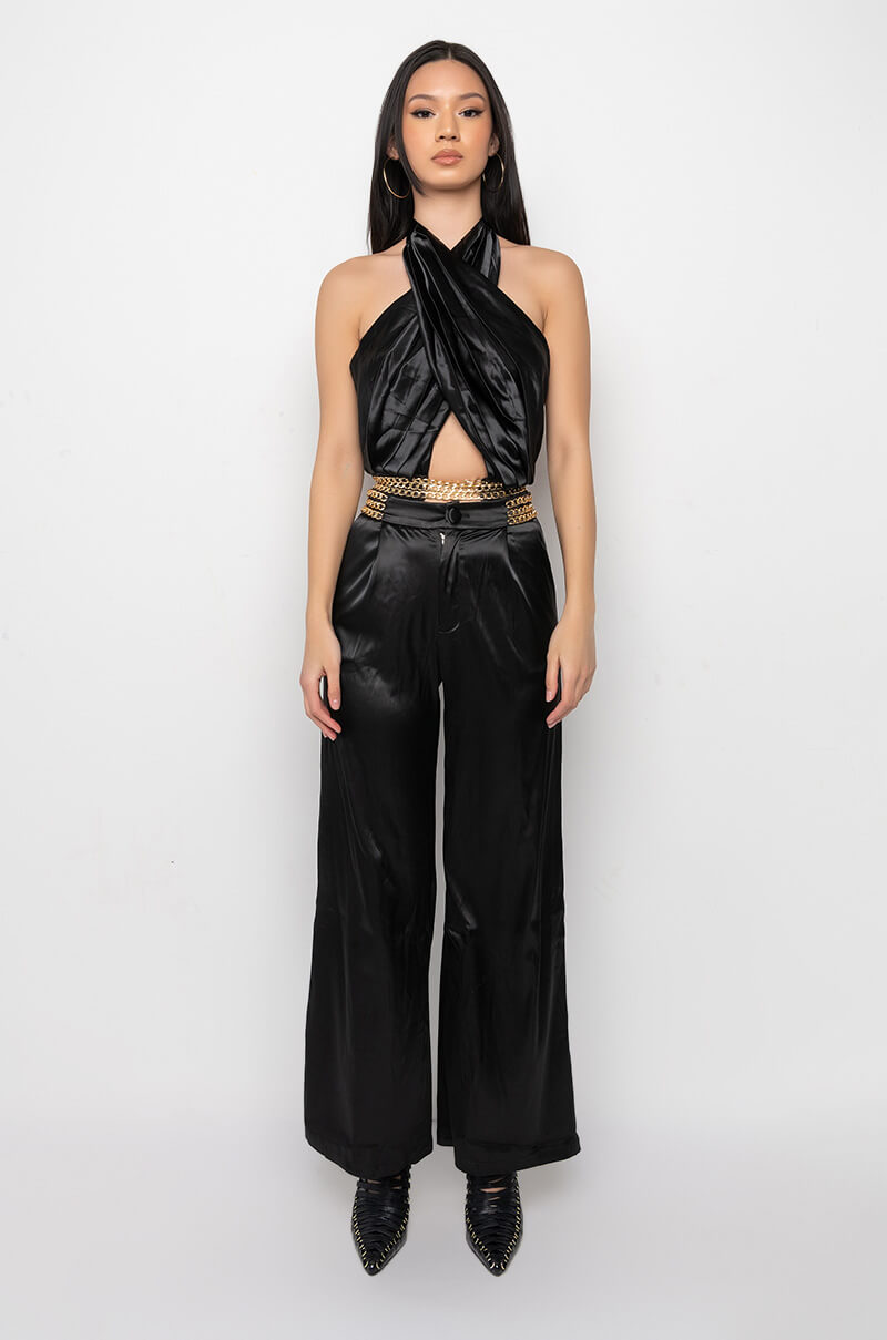 SIL VOUS PLAIT CHAIN DETAIL CROPPED HALTER BLOUSE
