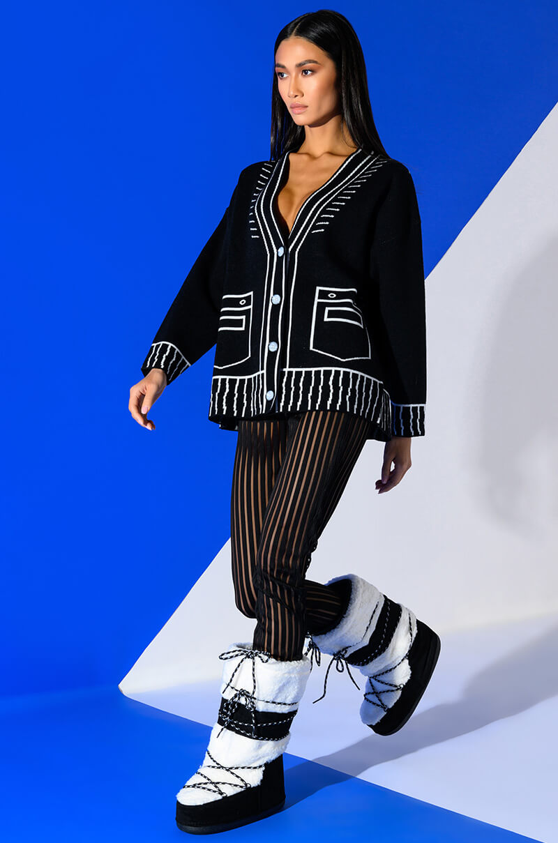 SKETCHY OVERSIZED CARDIGAN