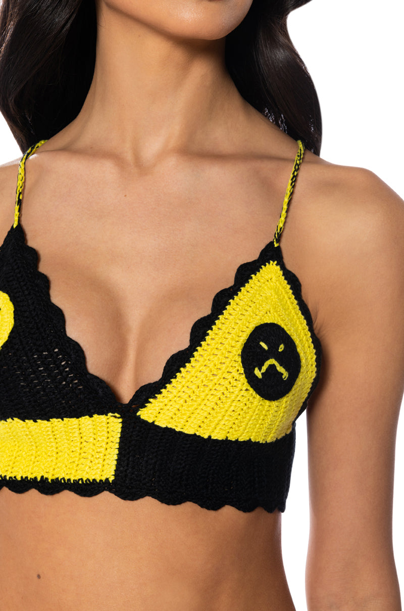 SMILE ABOUT IT HALTER TOP