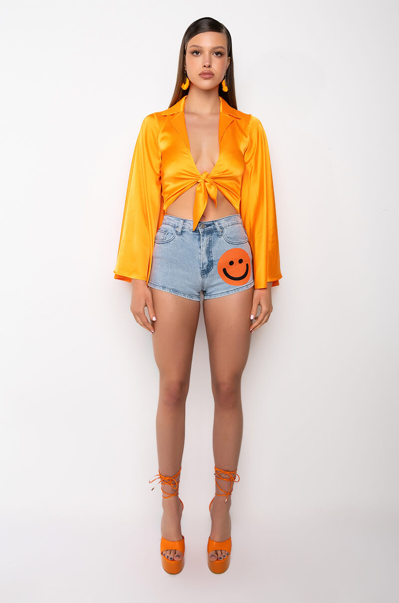 SMILE MORE MID RISE DENIM SHORT