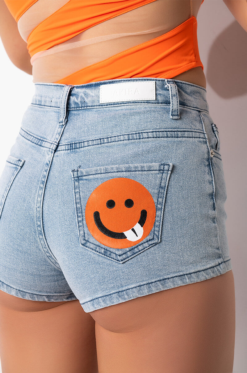 SMILE MORE MID RISE DENIM SHORT