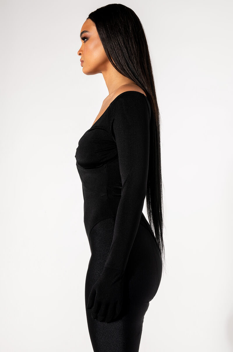 IT'S GIVING MODEL MATERIAL GLOVED BODYSUIT