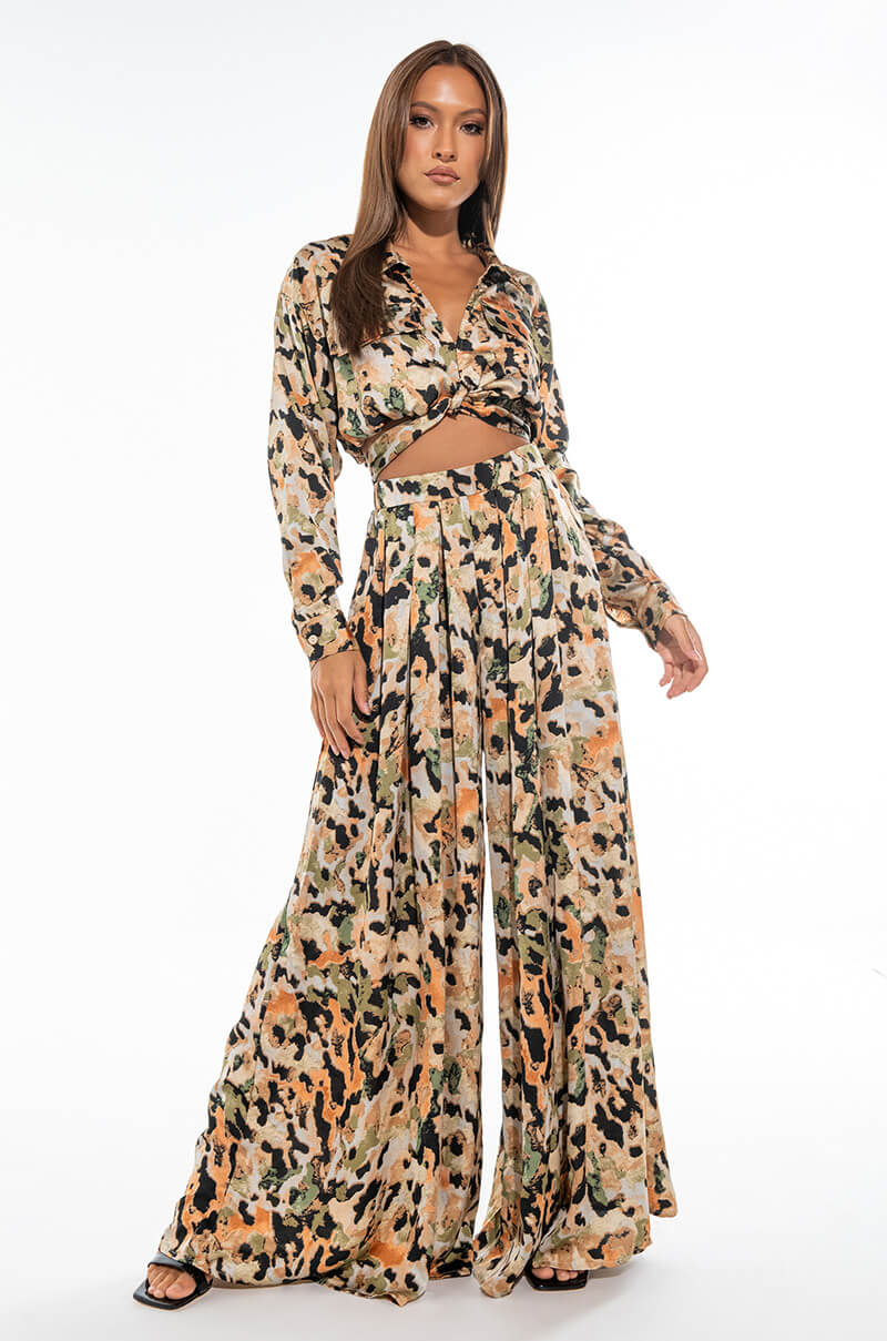 SWEET LOVE TIE FRONT BLOUSE