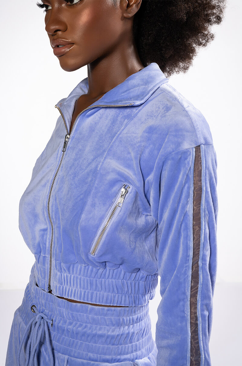 THE JET SETTER VELVET CROPPED SWEATSHIRT