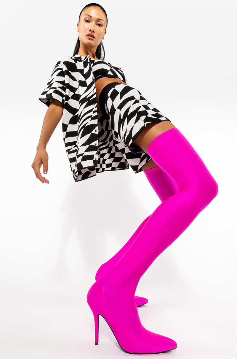 WAVY CHECKERED COZY SHORTS