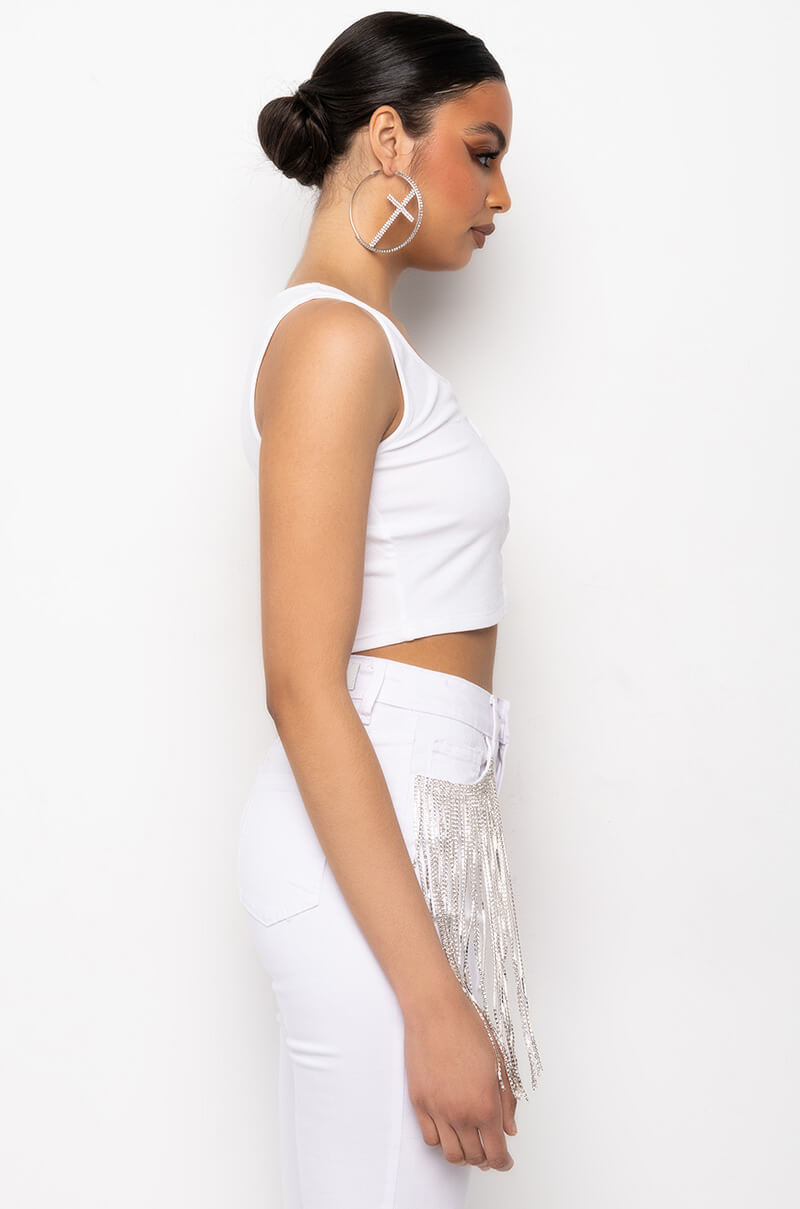 TOO CUTE HEART DETAIL CUTOUT CROP TANK