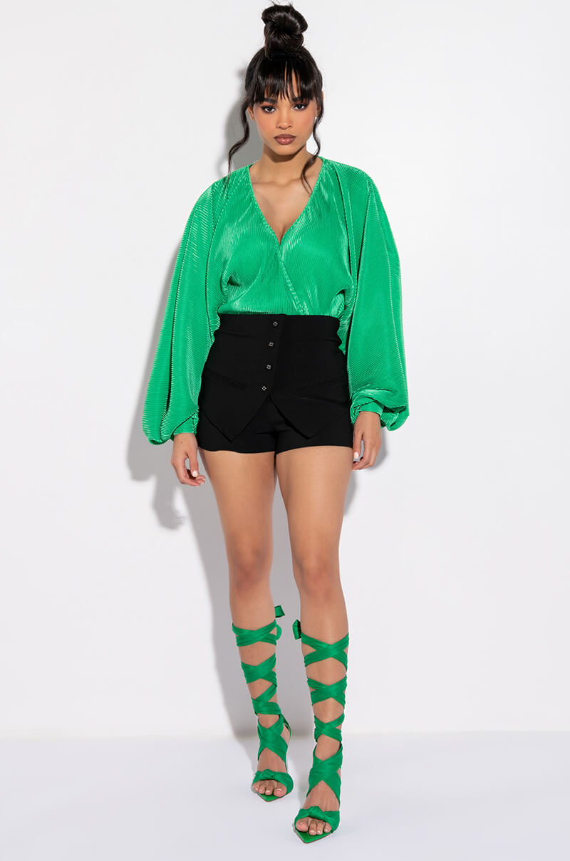 TRICKY TUXEDO SHORT