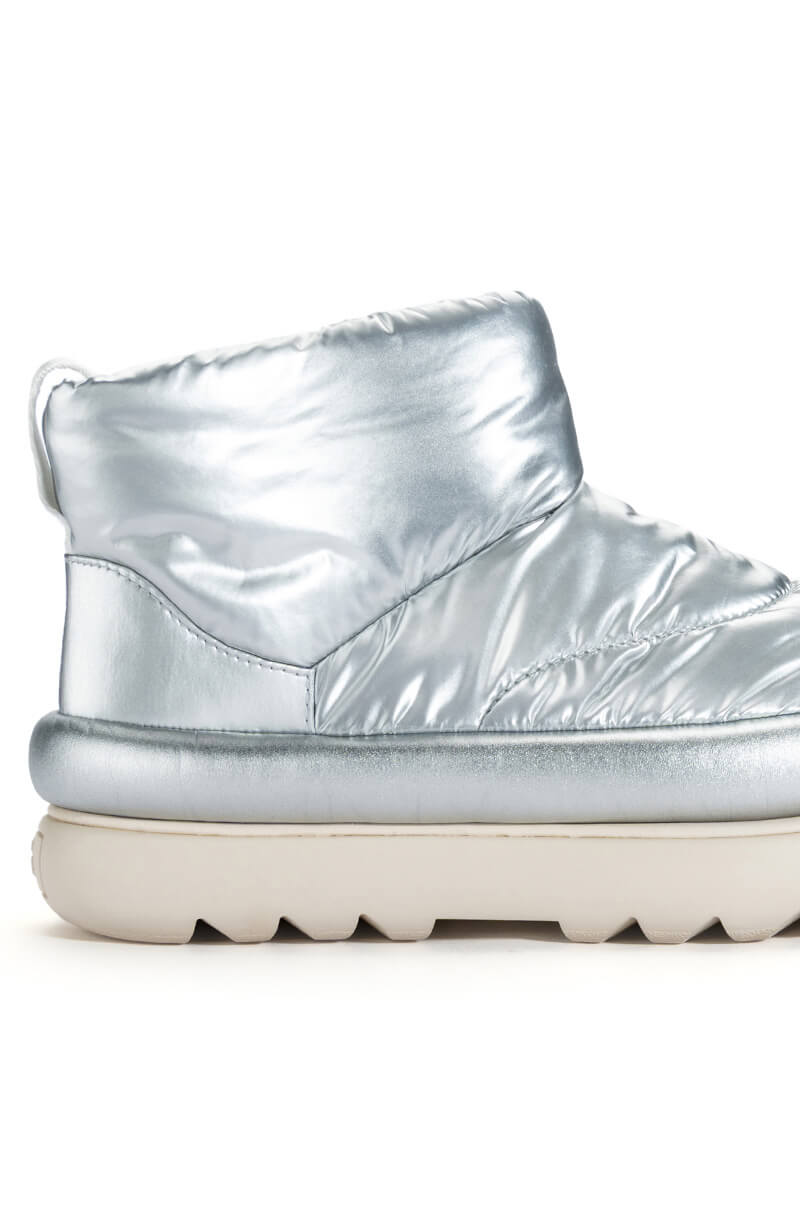 UGG CLASSIC MAXI MINI IN SILVER