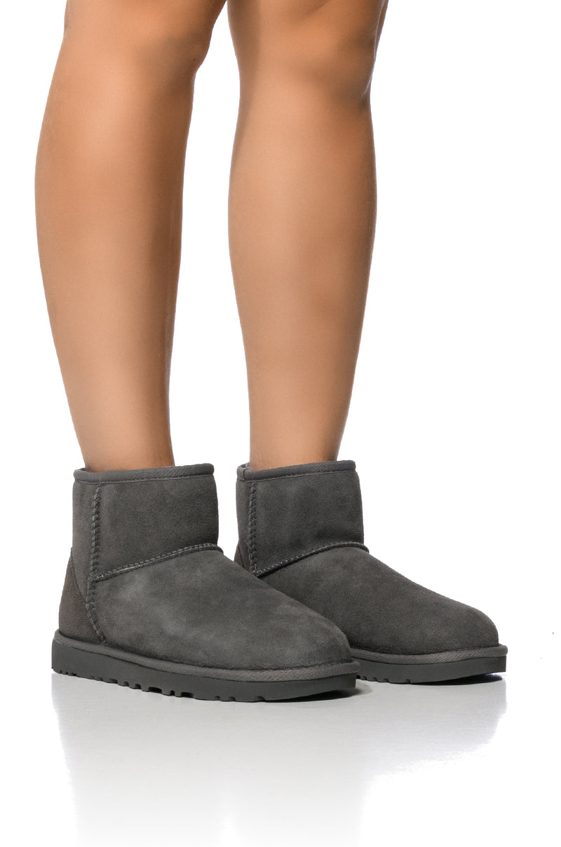 UGG CLASSIC MINI II BOOTIE IN GREY