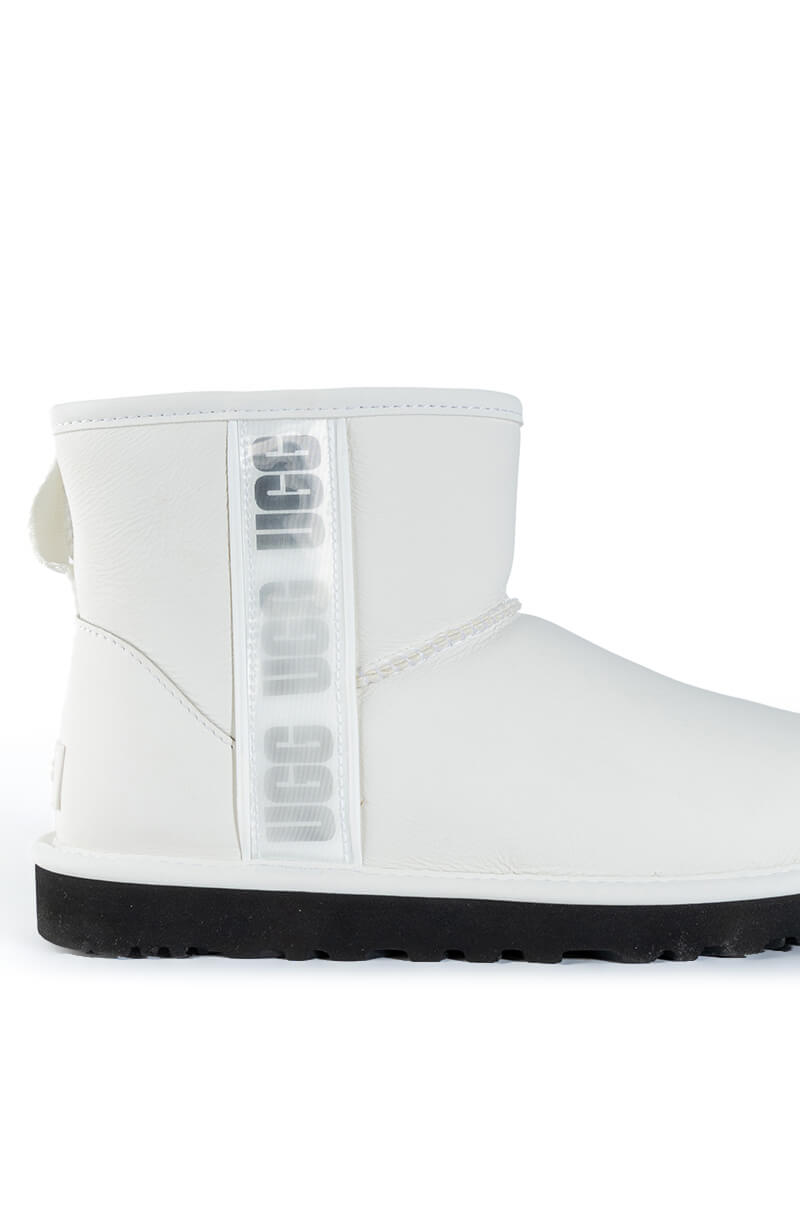 UGG CLASSIC MINI SIDE LOGO II BOOTIE IN WHITE