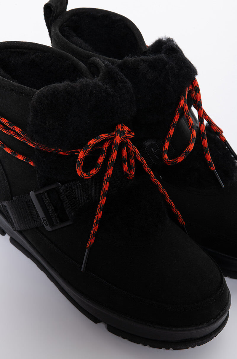 UGG CLASSIC WEATHER HIKER