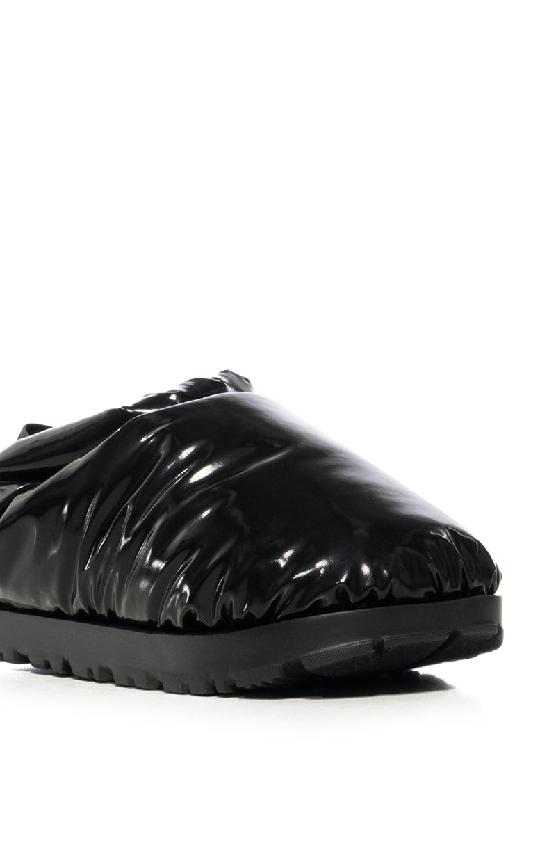 UGG SPACESLIDER SLIPPER IN BLACK