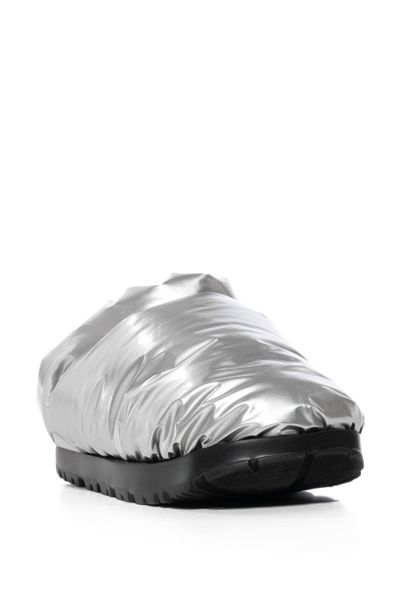 UGG SPACESLIDER SLIPPER IN SILVER