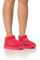 UGG ULTRA MINI BOOTIE IN PINK