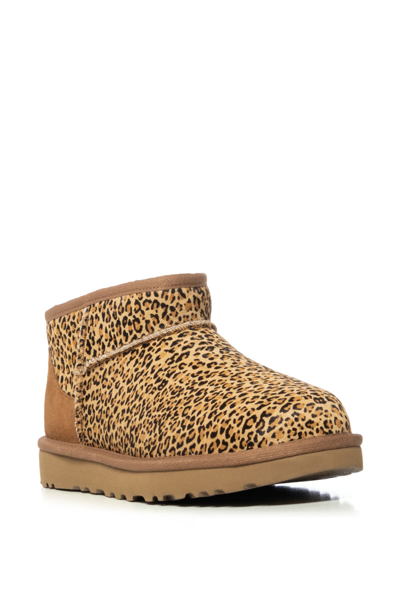 UGG ULTRA MINI SPECKLES BOOTIE IN CHESTNUT