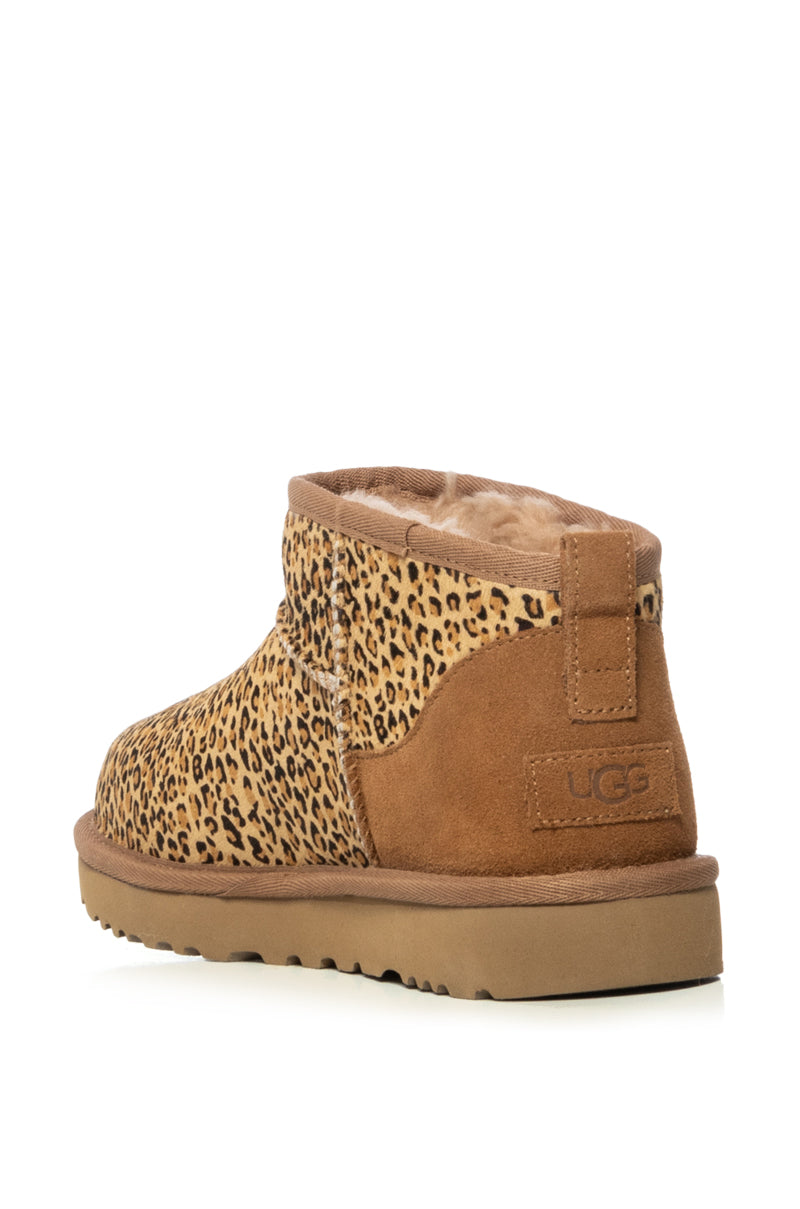 UGG ULTRA MINI SPECKLES BOOTIE IN CHESTNUT