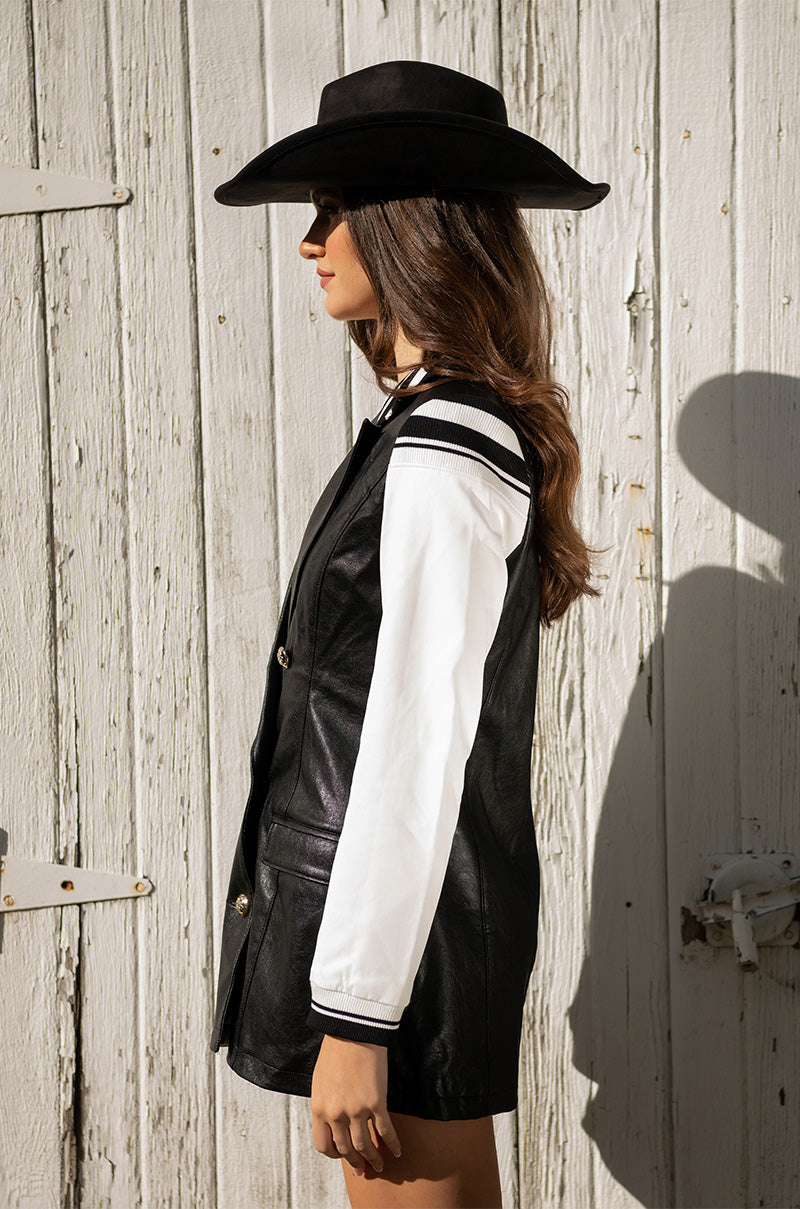 VARSITY BLAZER IN PU