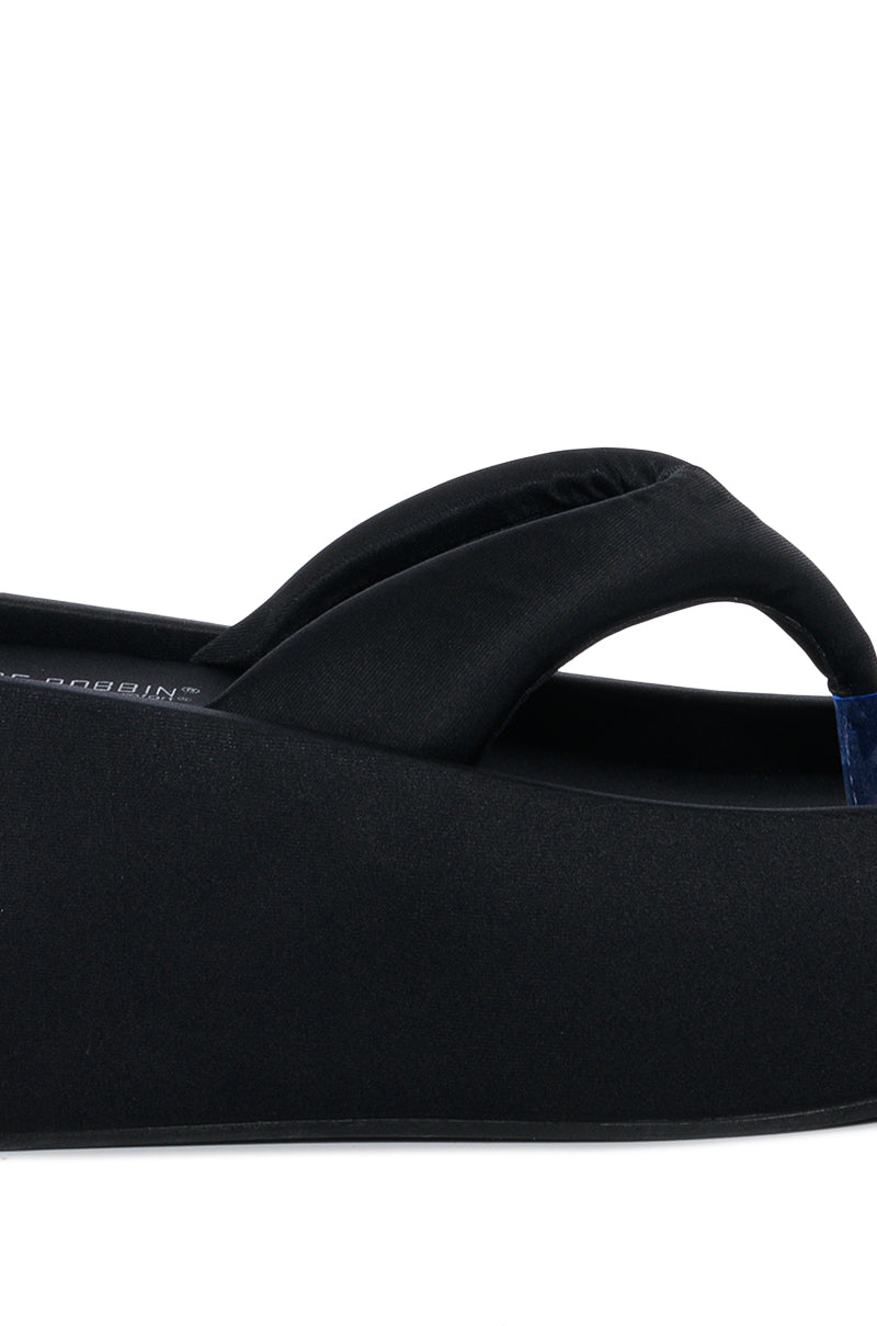 VERONICA BASIC FLATFORM FLIP FLOP SANDAL IN BLACK