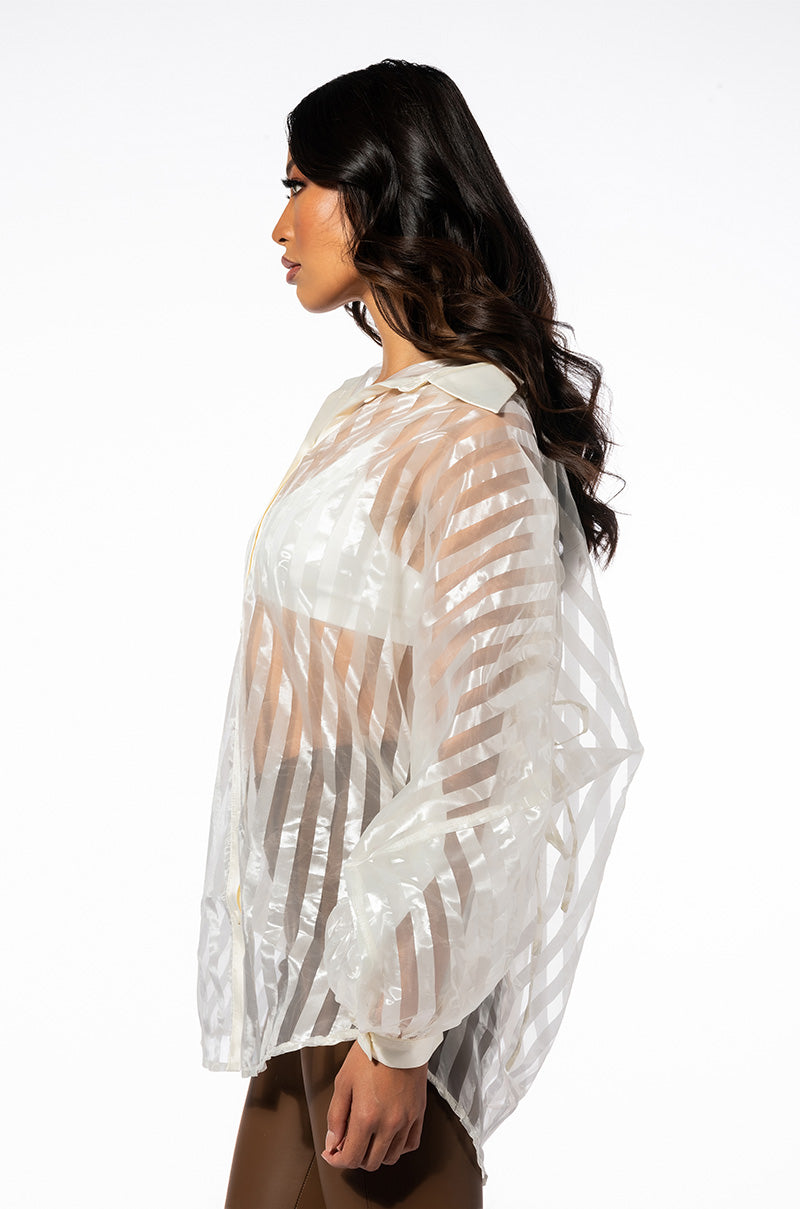 WEEKEND LOVE OVERSIZED BLOUSE