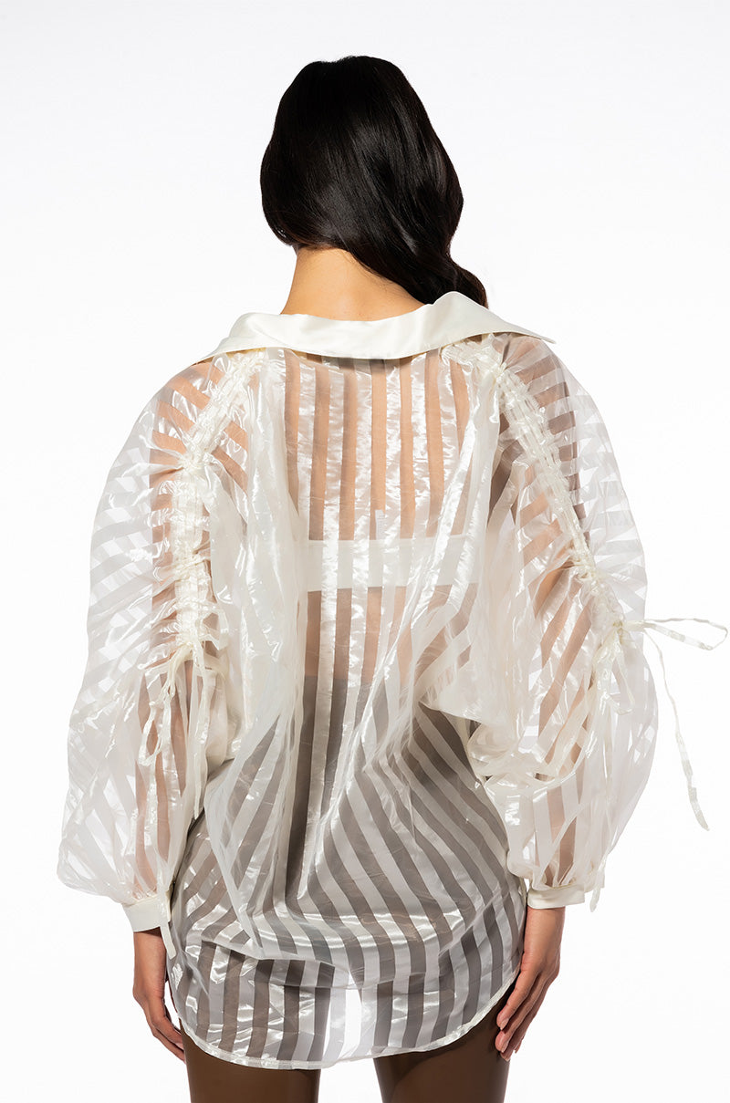WEEKEND LOVE OVERSIZED BLOUSE