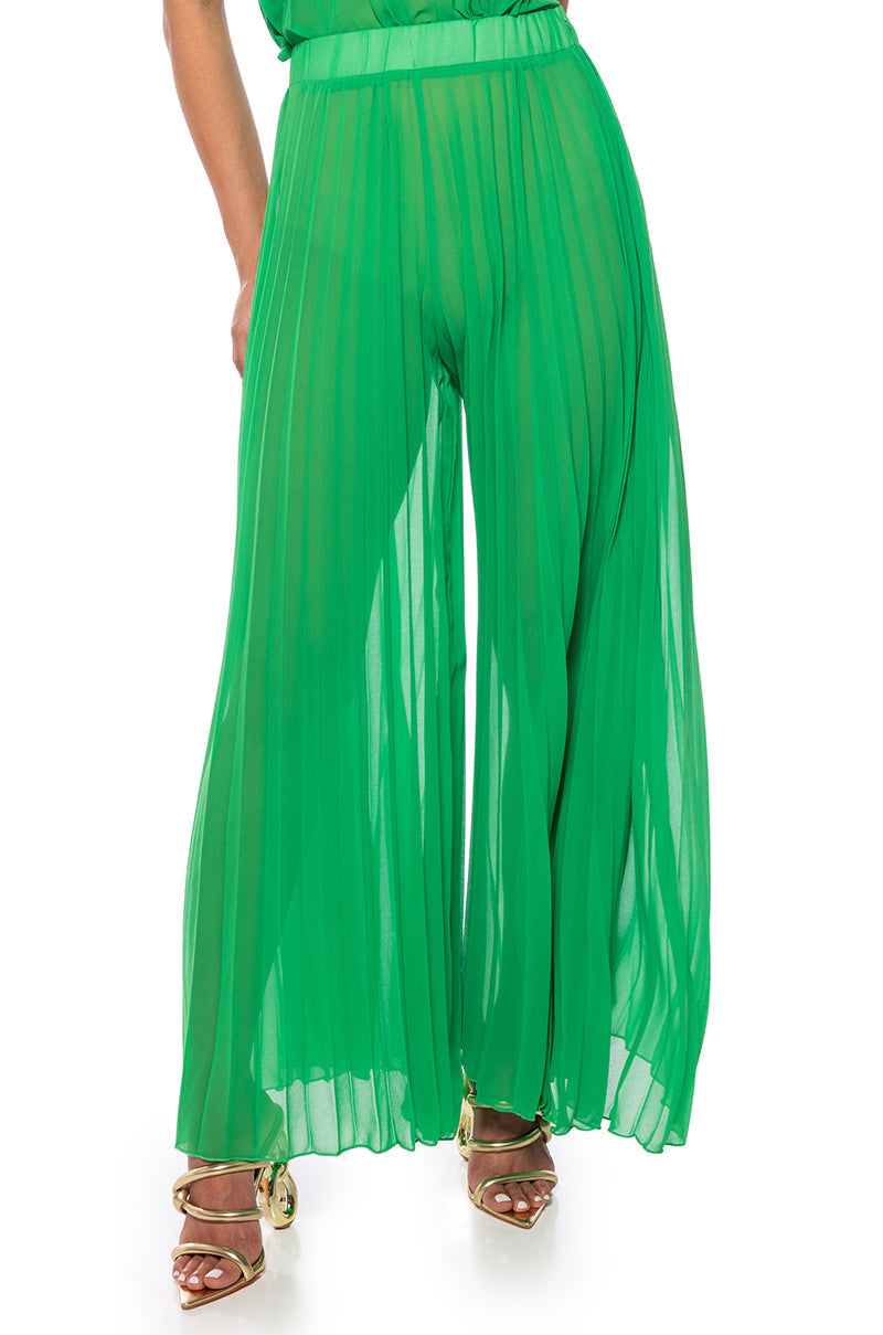 YOUR ULTIMATE PLEATED PALAZZO PANT IN GREEN